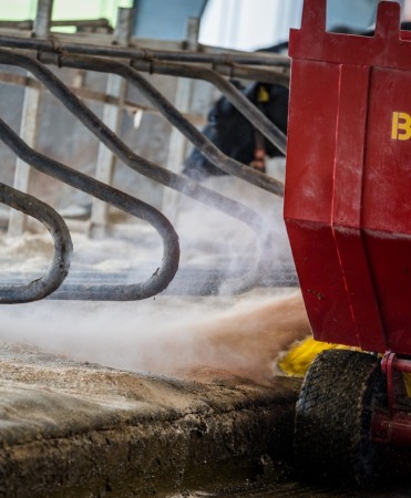 Echipament multifunctional pentru intretinerea cusetelor, Bobman Selfload, diesel, 3WD [13]