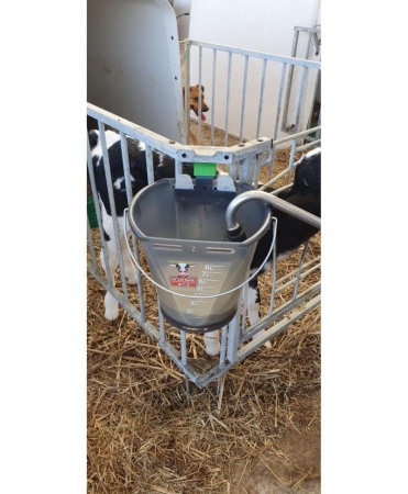 Galeata cu tetina pentru alaptarea viteilor, Milk Bar, 9l, semitransparenta, cu maner metalic [5]