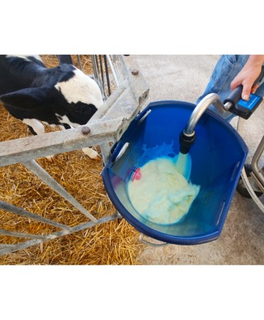 Galeata cu tetina pentru alaptarea viteilor, Milk Bar Calf Buddy, 9l, semitransparenta, cu maner metalic [3]