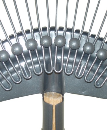 Grebla tip evantai Heavy Duty flexibila cu dinti din otel carbon, coada lemn, Spear & Jackson Neverbend [1]