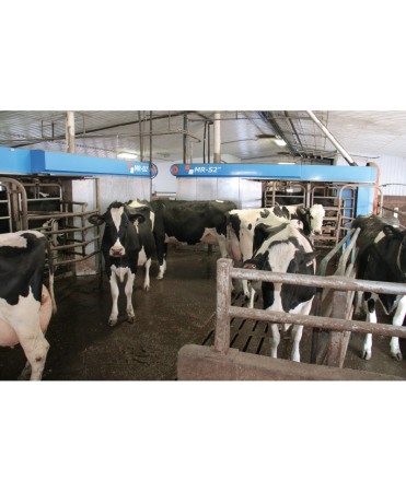 Robot de muls vaci BouMatic Gemini UP cu un post [17]