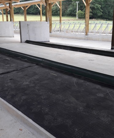 Saltea de odihna pentru vaci, din cauciuc granulat, Bioret LOUISIANE, 40mm grosime [3]