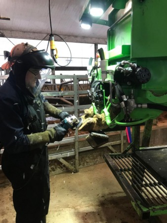 Stand trimaj ongloane vaci, model KVK 800-1, Heavy-Duty, complet automatizat [12]