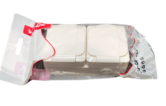 Priză dubla cu împământare si cu protectie copii, IP44 alb, montaj aplicat [5]