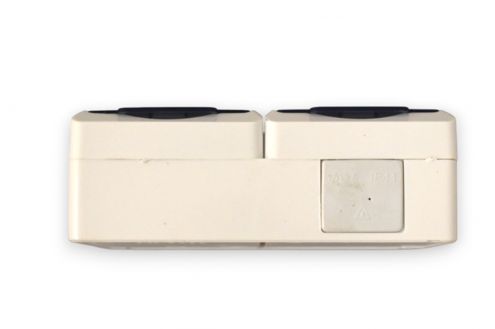 Priza dubla pe tencuiala cu capac transparent-contacte din cupru [3]