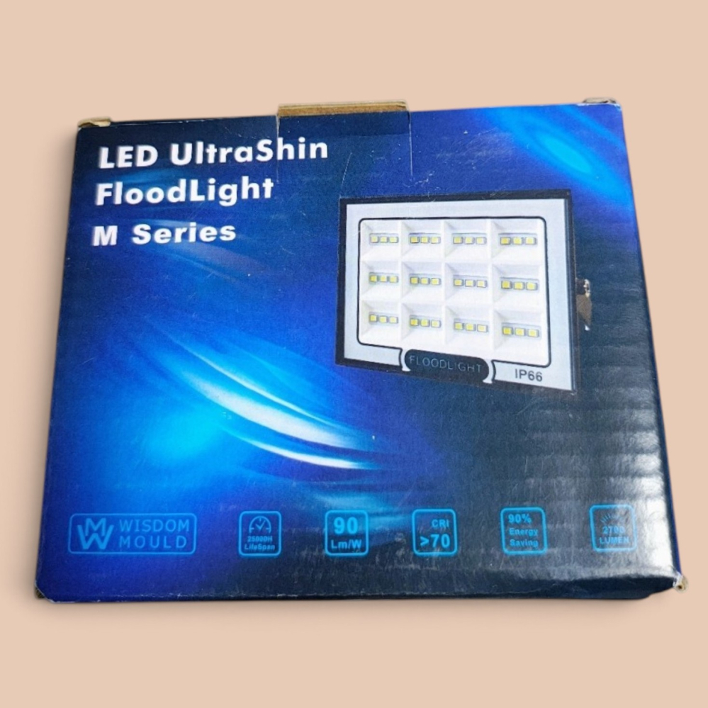 Proiector LED 30W 6500K IP66 montat la exterior pentru iluminarea garaj [4]