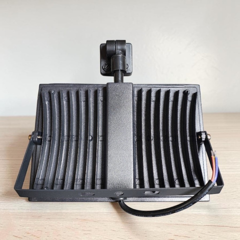 Proiector LED 100W cu senzor 6500K IP66 montat la exterior pentru iluminarea descriere [2]