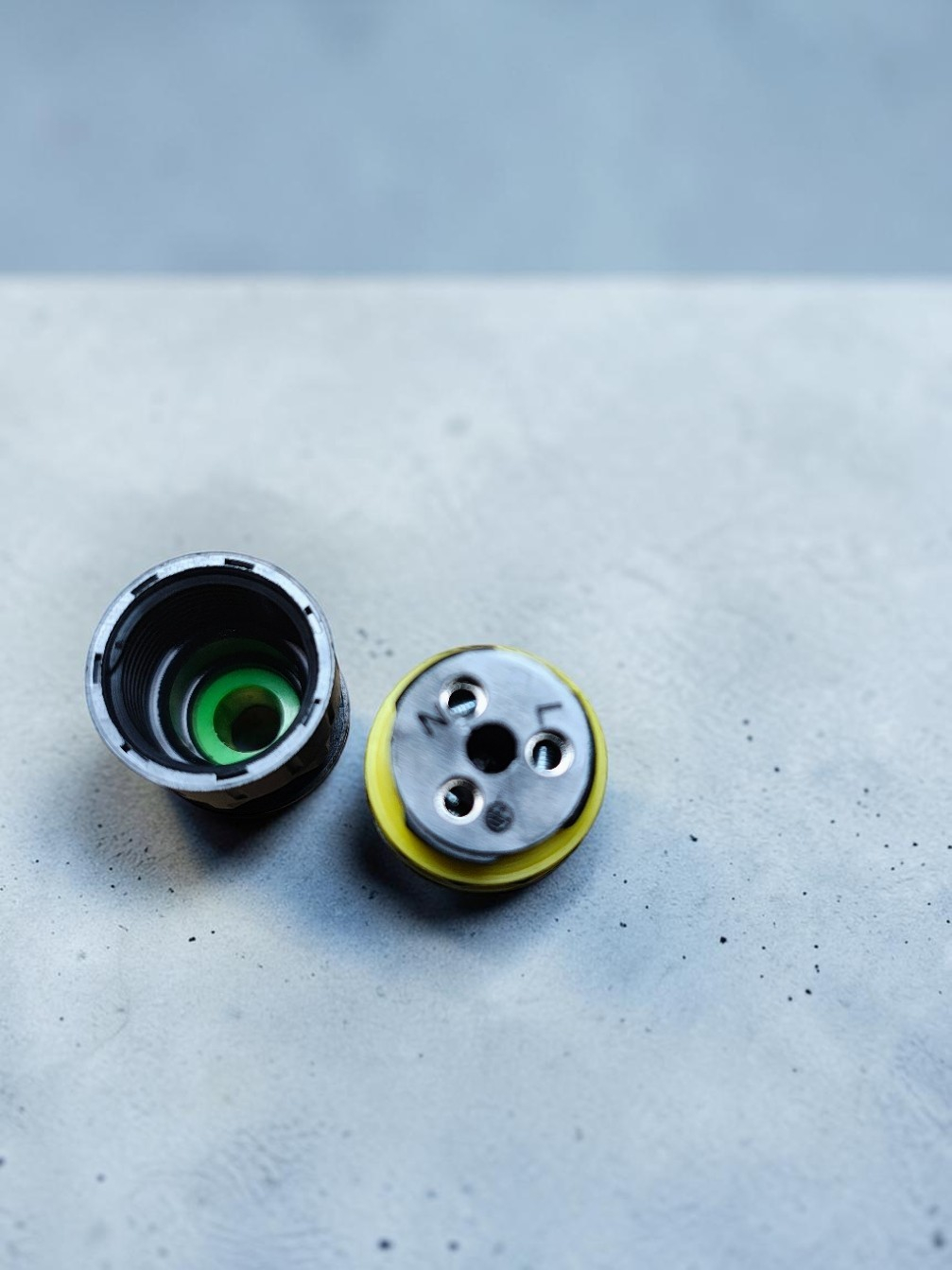 Conector electric etanș M20 IP68 3 poli 20A” [6]