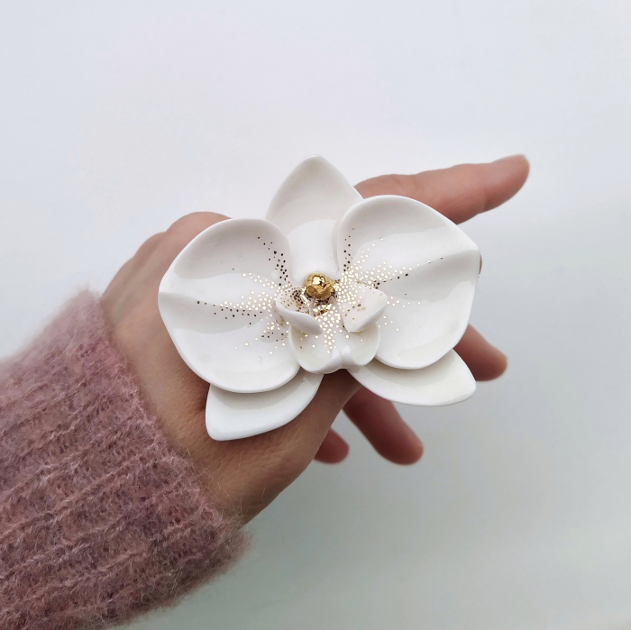 White orchid porcelain brooch [2]