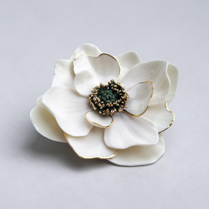 White anemone brooch [2]
