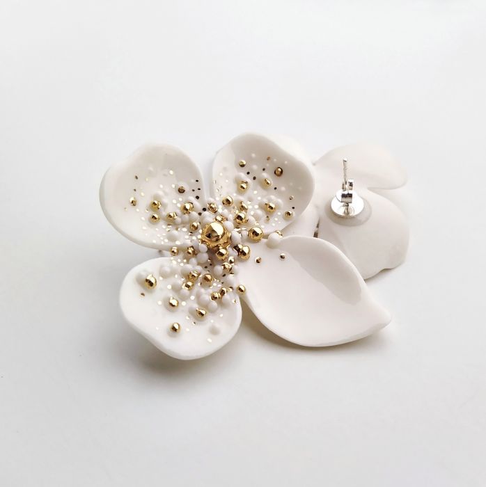 Four petals white flower porcelain earrings - Daniela Catoi [2]