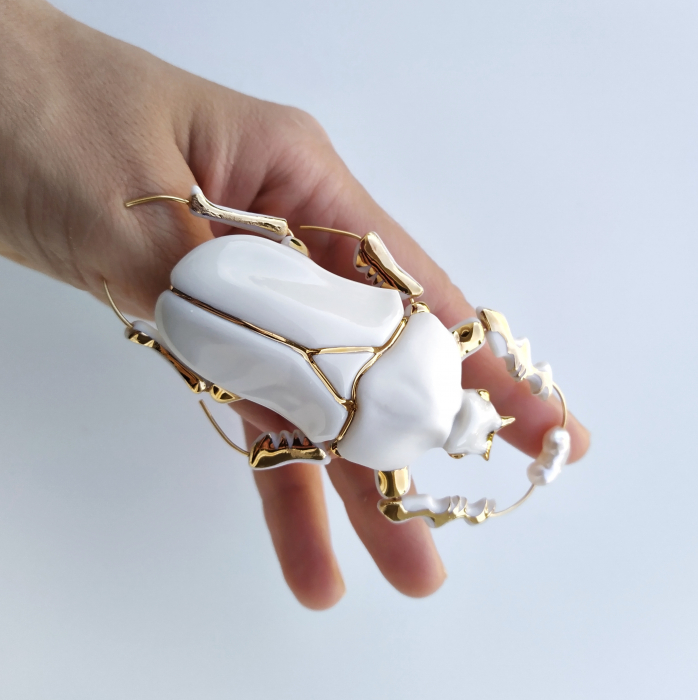 White Beetle brooch with pearl - Daniela Cățoi [3]