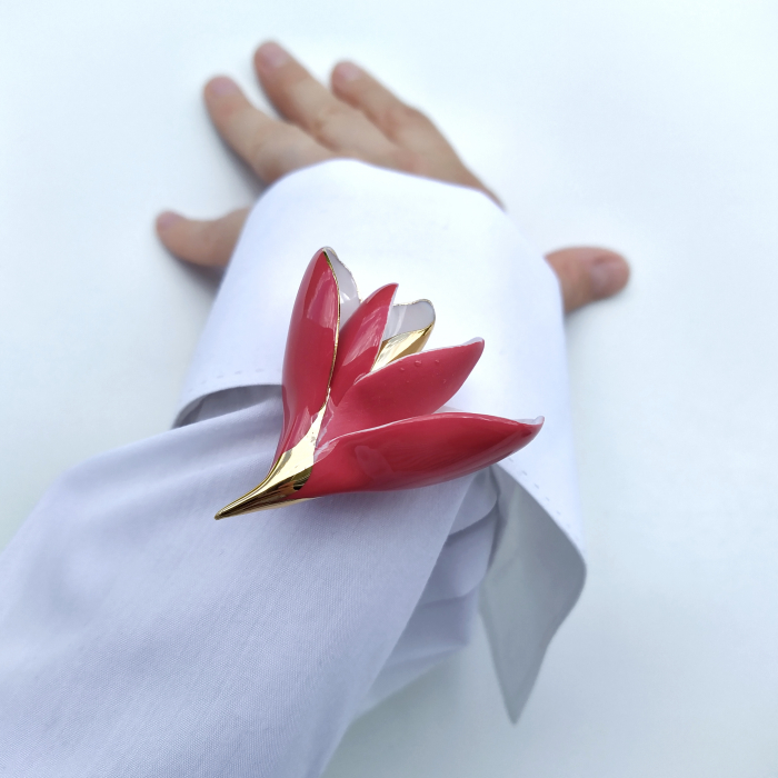 Red magnolia brooch [2]