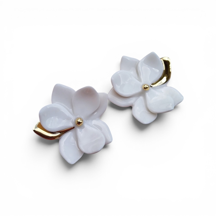 White flower porcelain earrings  - Daniela Catoi [2]