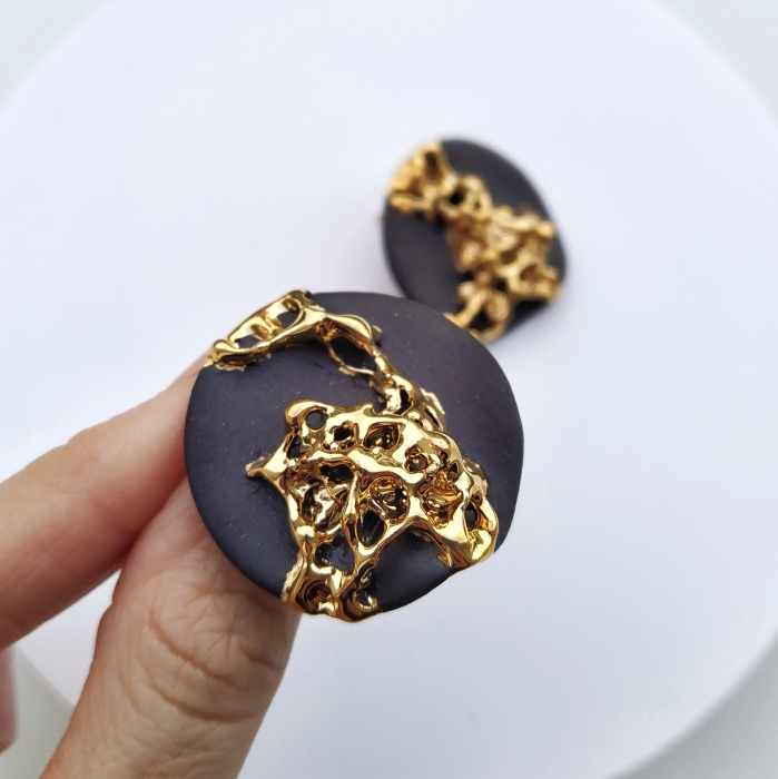 Anatomy of Gold Earrings [2]