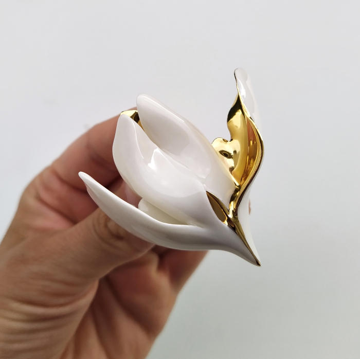 White magnolia brooch [2]