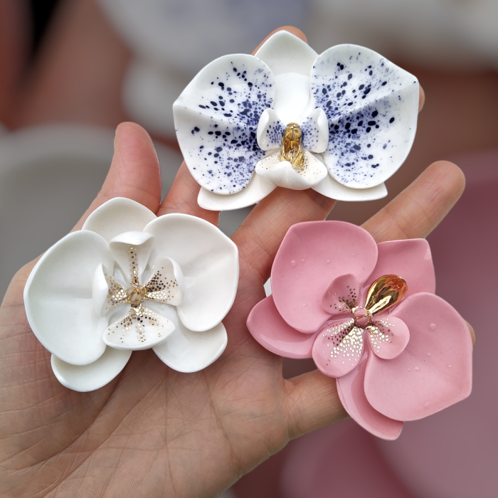 White orchid porcelain brooch [2]