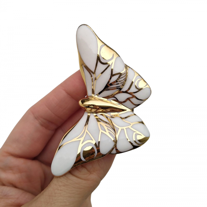 White butterfly porcelain brooch [2]