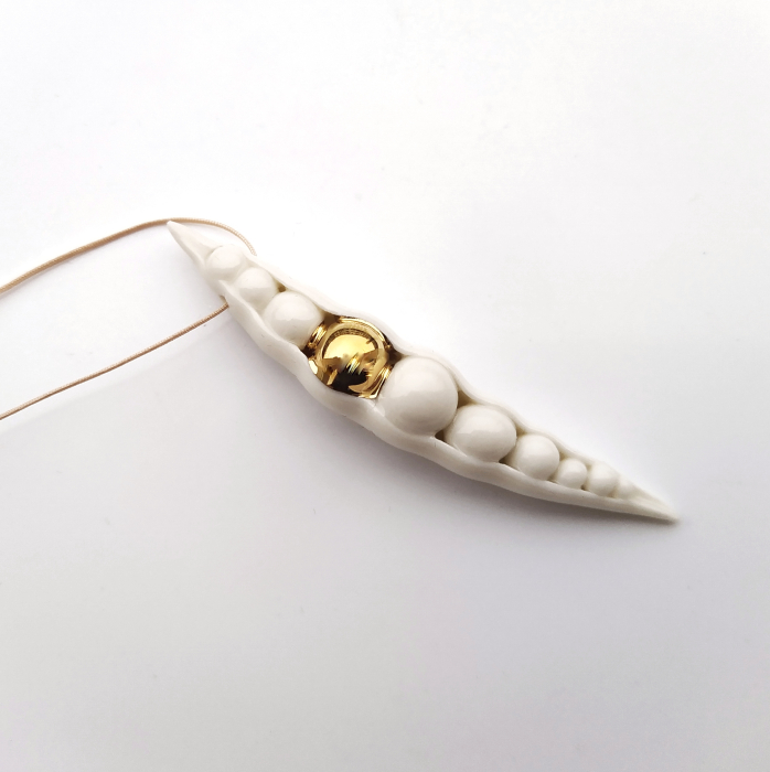 White porcelain pod pendant - Daniela Cățoi [2]