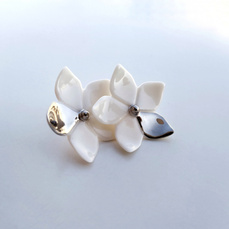 Five petals flower porcelain earrings III - Daniela Catoi [1]