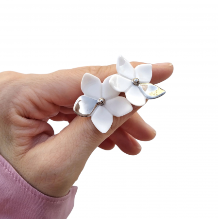 Flora in Porcelain - Five petals flower porcelain earrings III - Daniela Catoi