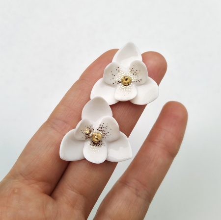 Six petals flower porcelain earrings  - Daniela Catoi [1]