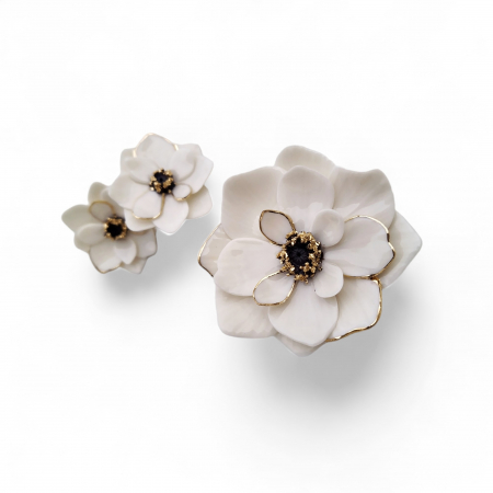 White anemone porcelain brooch [1]