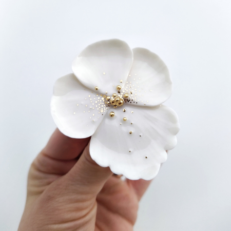 Flora in Porcelain - White flower porcelain brooch