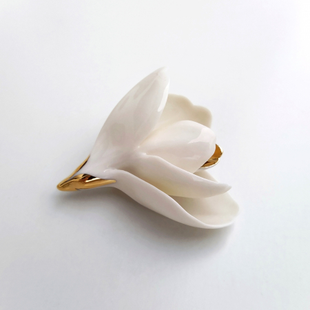 White magnolia brooch [1]