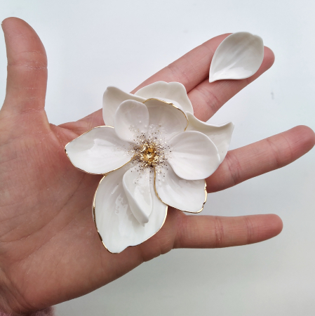 White magnolia brooch + petal [1]
