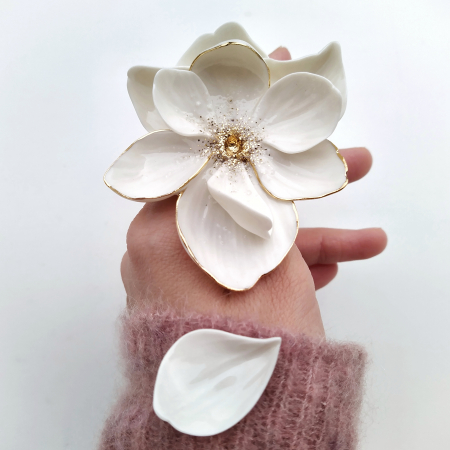 Flora in Porcelain - White magnolia brooch + petal