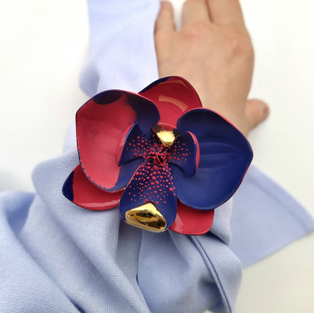 Blue-red orchid porcelain brooch [1]
