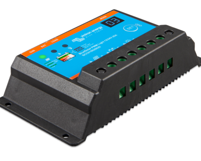Resigilat: Incarcator solar 12V 24V 20A Victron Energy BlueSolar PWM-Light 12/24V-20A [3]