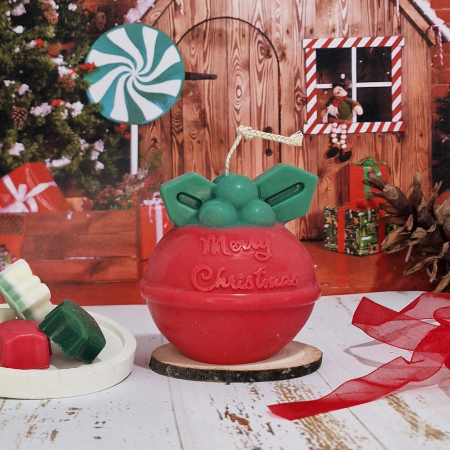 Colectia Craciun 2025 - Lumanare parfumata globulet rosu-verde