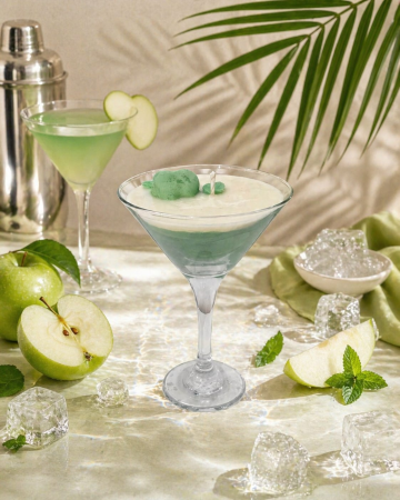 Oferte speciale - Lumanare parfumata in cupa de sticla - Green Apple