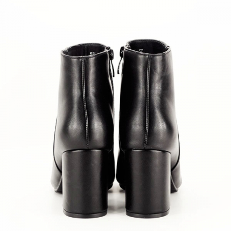 Botine negre cu toc mediu B-520-1 116 [7]