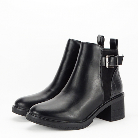 Ghete negre cu talpa groasa 5686 112 [1]