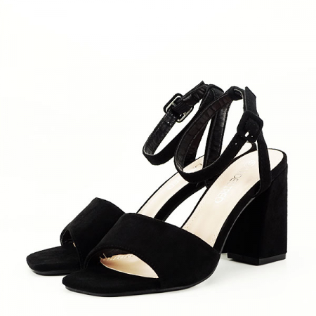 Femei - Sandale negre cu toc BL6522 131