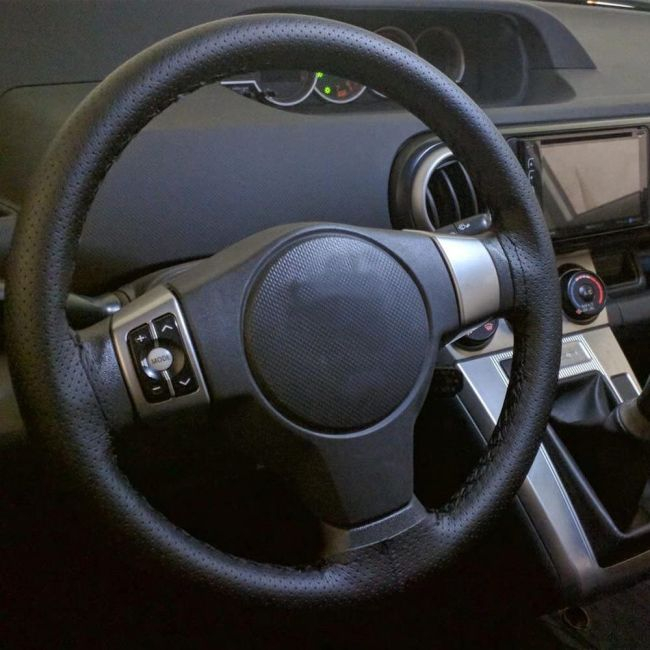 Husa volan din PIELE NEAGRA + ATA NEAGRA pentru CAMIOANE, diametru XXL - 45 cm,(se coase, aspect ORIGINAL) [3]