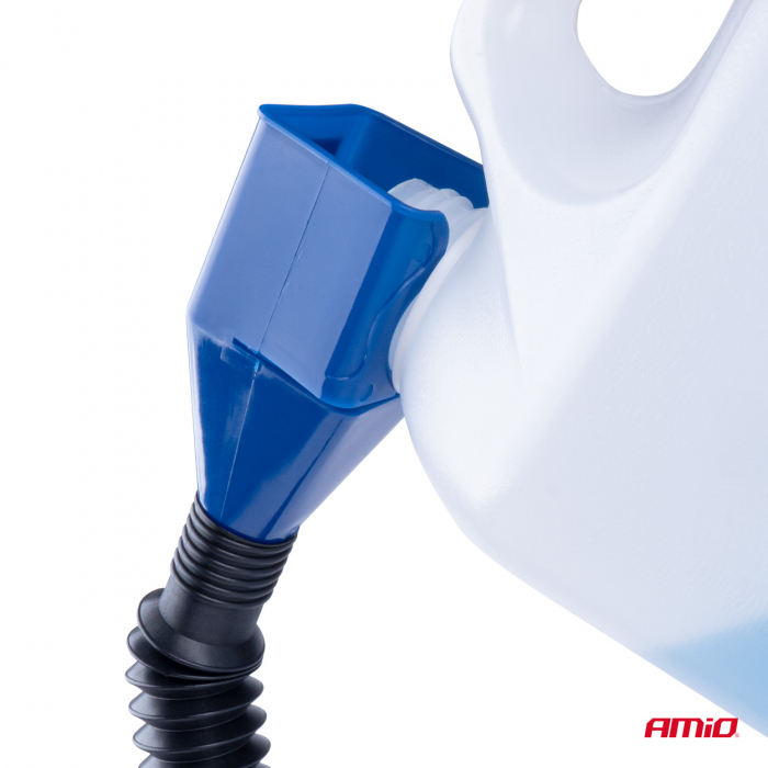 Palnie cu furtun flexibil care faciliteaza turnatul din sticle, rezervoare sau canistre cu diametrul gurii de 20 - 45 mm [1]