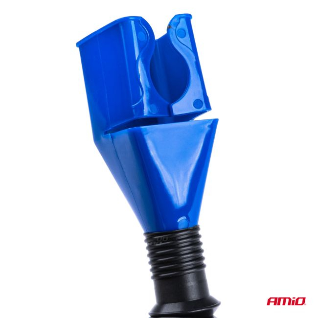 Palnie cu furtun flexibil care faciliteaza turnatul din sticle, rezervoare sau canistre cu diametrul gurii de 20 - 45 mm [3]