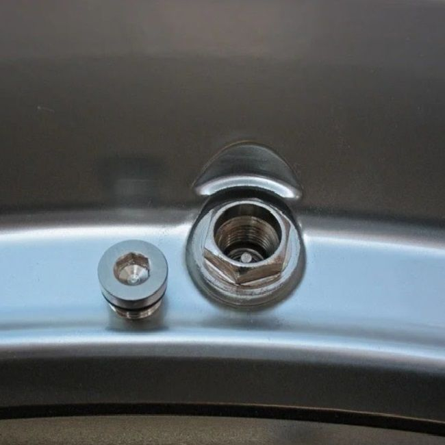 Set 4 Valve Ascunse cromate, cu dispozitiv de umflare [4]
