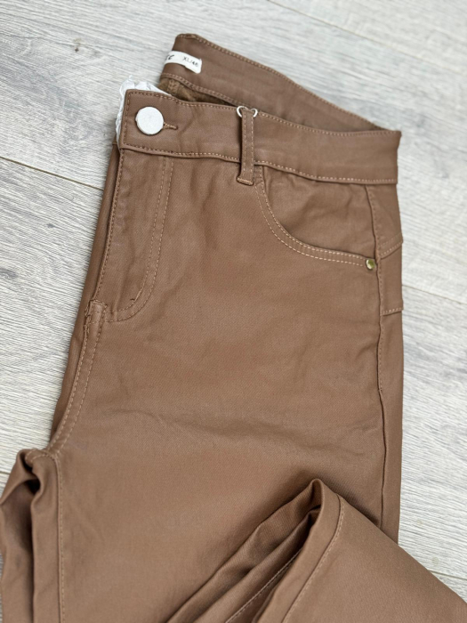 Pantaloni Piele Eco Maro [3]