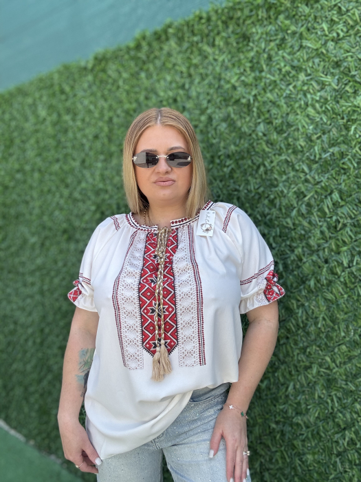 Tricou cu motive tradiționale-rosu [4]