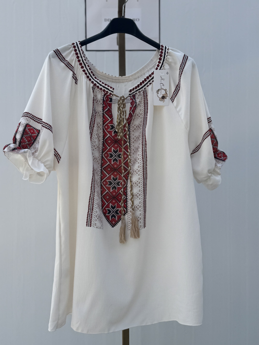 Tricou cu motive tradiționale-rosu [2]