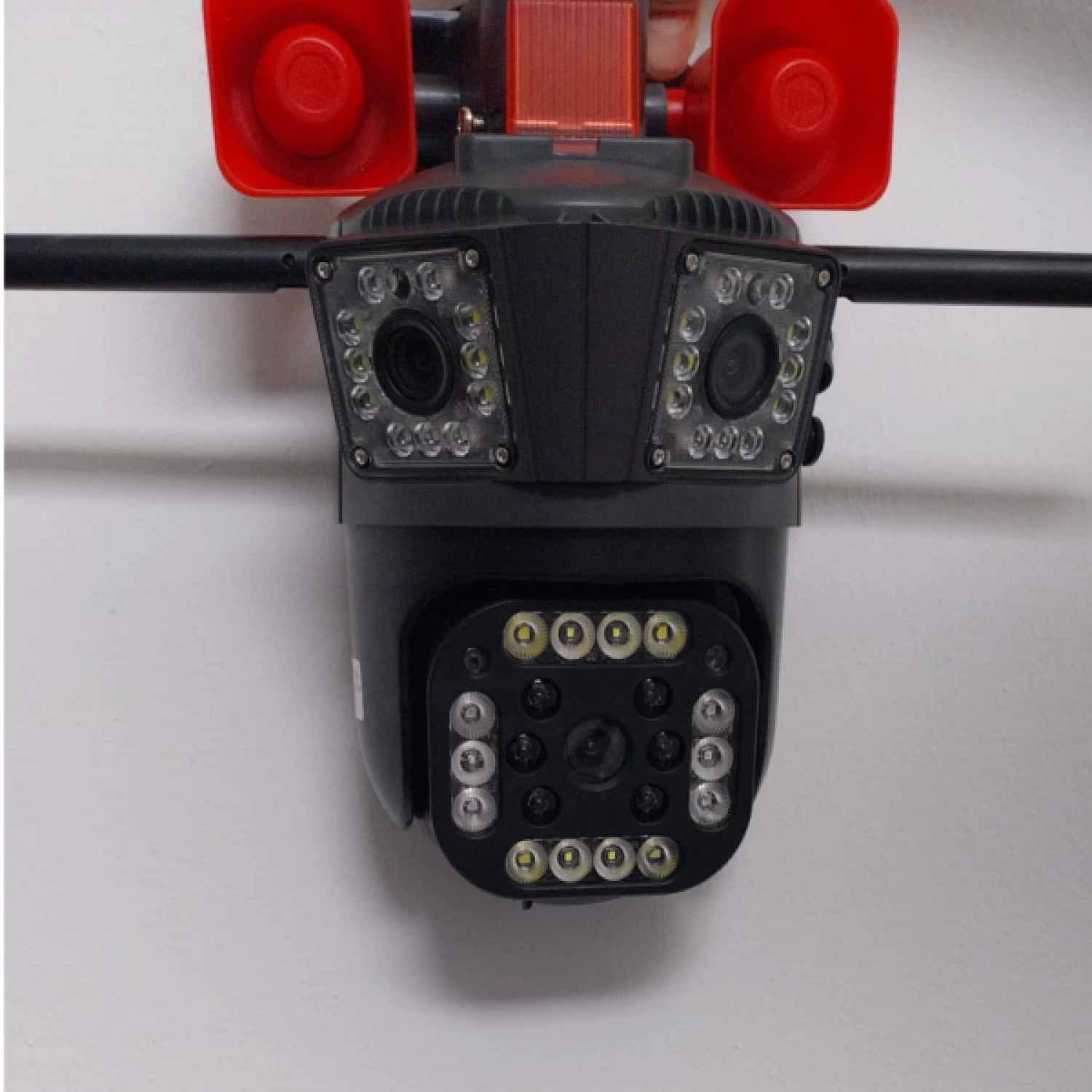 Cameră de Supraveghere Triplă WiFi/4G, Exterior și Interior, Rezoluție 12MP Ultra HD 4K, Zoom 5X, PTZ cu Rotire Automată, Vedere Nocturnă Color Smart IR + LED, Comunicare Bidirecțională [3]