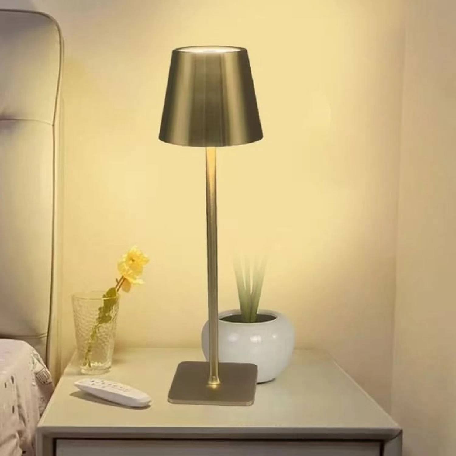 https://www.deals21.ro/continut/produse/550/1500/lampa-de-masa-led-q-led46-veioza-touch-cu-baterie-reincarcabila-design-elegant-5w_3769.webp [4]