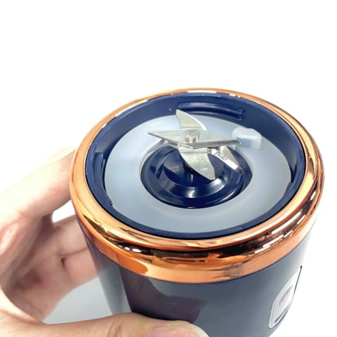 Blender Portabil USB pentru Sucuri și Smoothie-uri, 6 Lame din Inox, Set Mixer cu Cană Inclusă, Mini Storcător și Mixer Personal Compact pentru Utilizare Acasă sau în Călătorii [1]