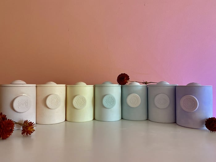 Set lumanari " 7 Chakre "  in recipient de ceramica mare, cu capac. [5]