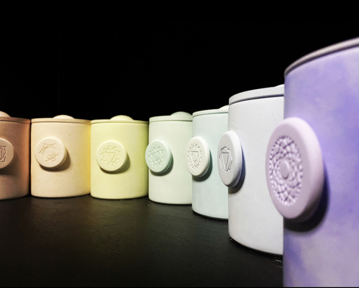 Set lumanari " 7 Chakre "  in recipient de ceramica mare, cu capac. [7]